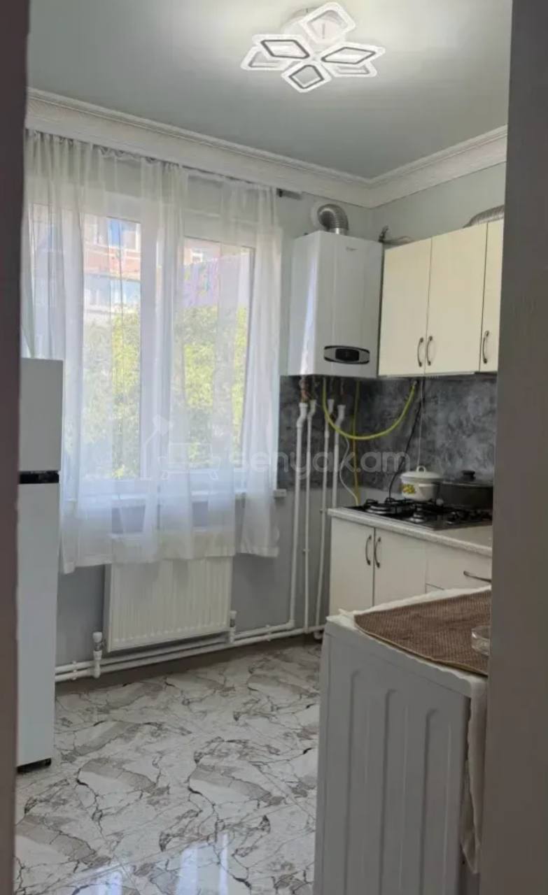 2 Սենյականոց Բնակարան Քարե Շենքում, 54քմ, 3/5 հարկ, Կապիտալ Վերանորոգված, Կահավորված
