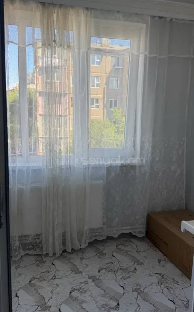 2 Սենյականոց Բնակարան Քարե Շենքում, 54քմ, 3/5 հարկ, Կապիտալ Վերանորոգված, Կահավորված