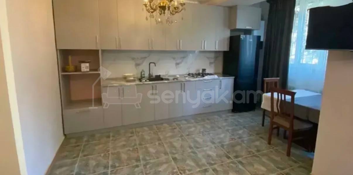 3 Սենյականոց Բնակարան, 80քմ, 4/12 հարկ, Նորմալ Վիճակում, Կահավորված