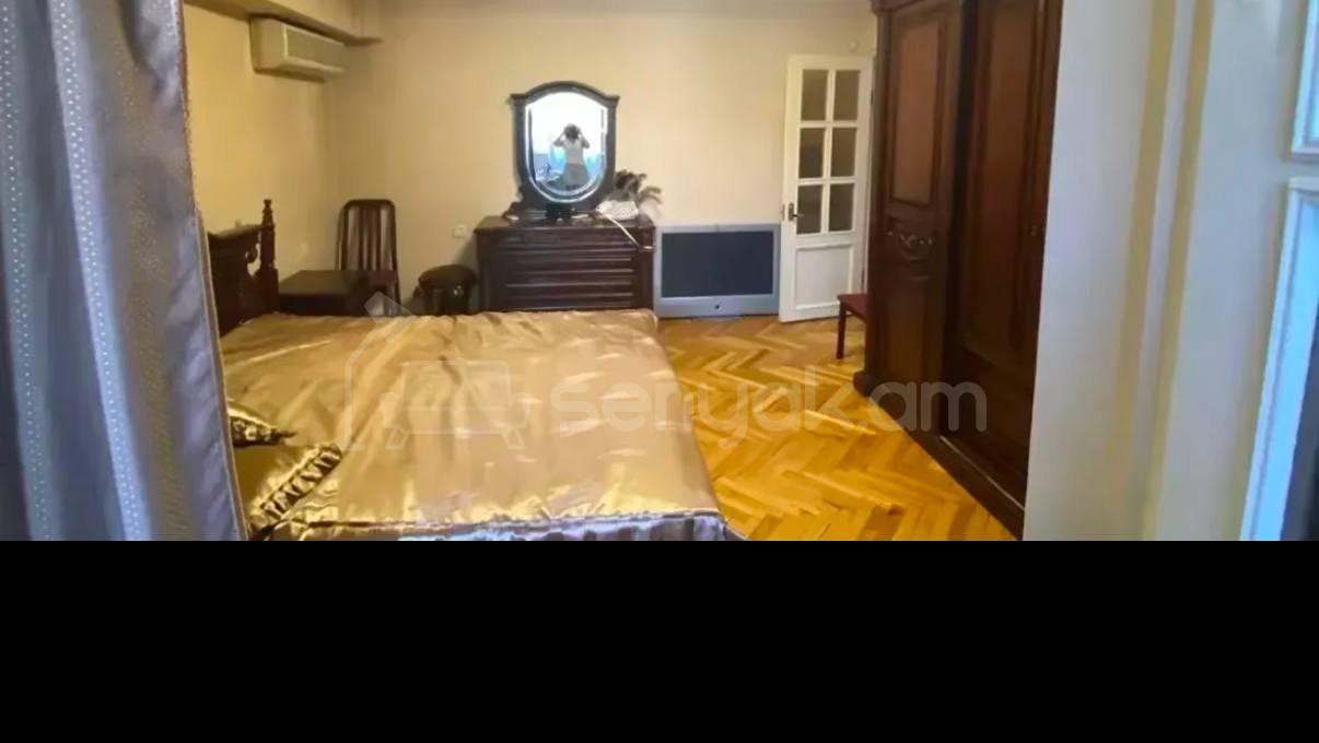 3 Սենյականոց Բնակարան, 80քմ, 4/12 հարկ, Նորմալ Վիճակում, Կահավորված