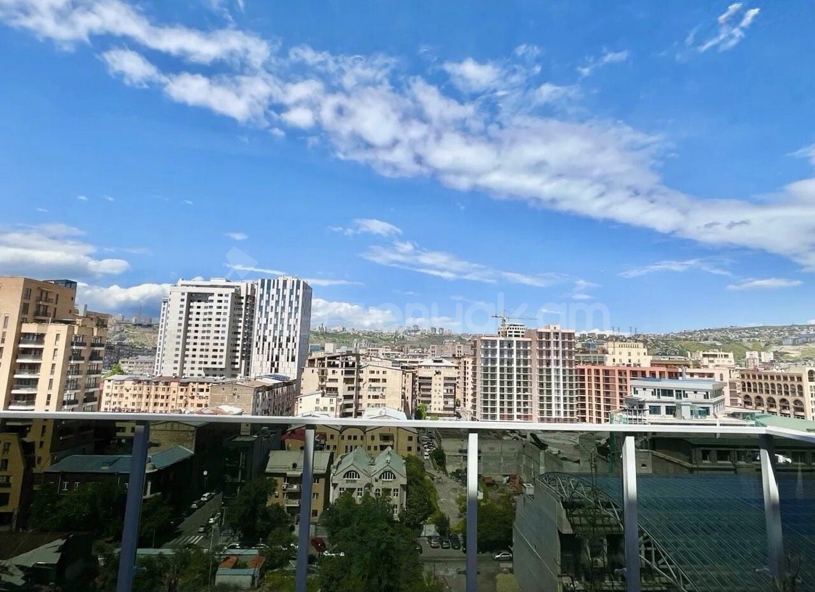 1 Սենյականոց Բնակարան Նորակառույցում, 39քմ, 12/15 հարկ, Կապիտալ Վերանորոգված