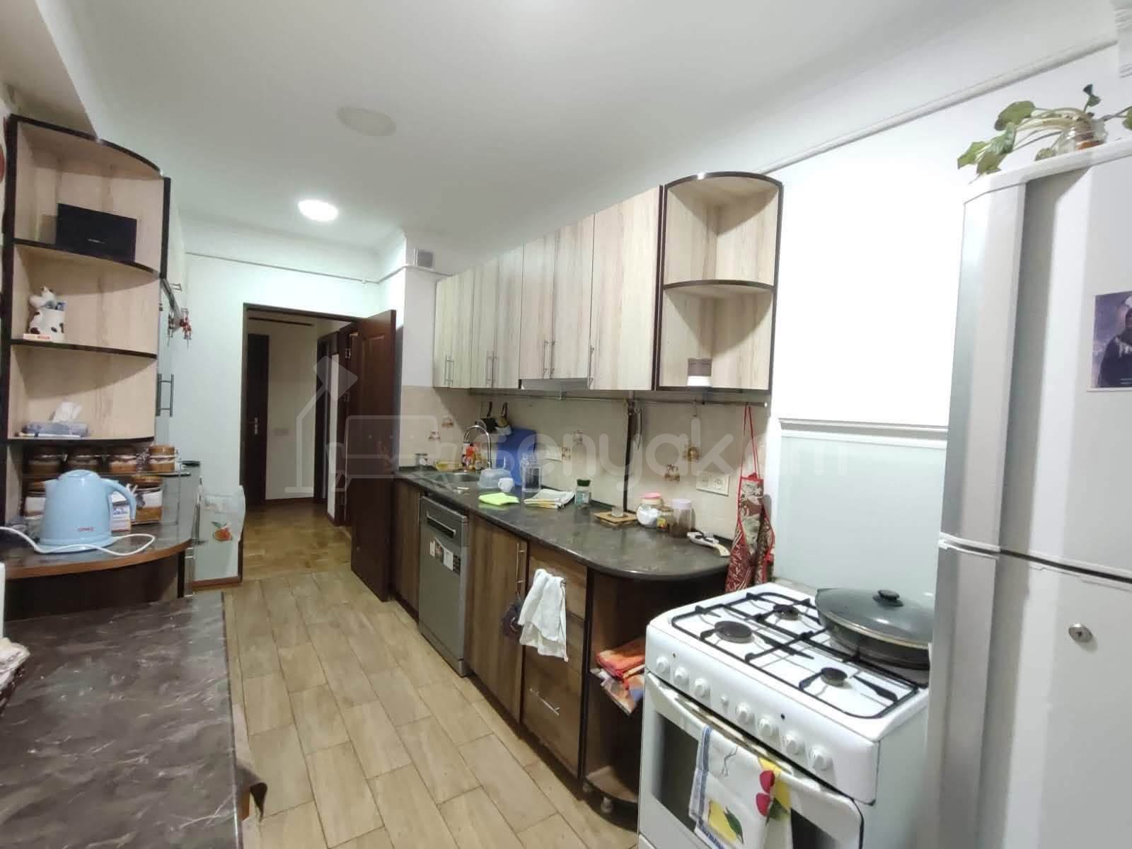 3 Սենյականոց Բնակարան, 80քմ, 8/14 հարկ, Կապիտալ Վերանորոգված, Կահավորված, Արևկող