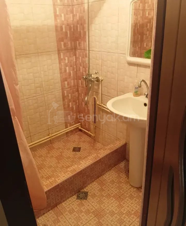 3 Սենյականոց Բնակարան, 75քմ, 1/9 հարկ, Կոսմետիկ Վերանորոգված