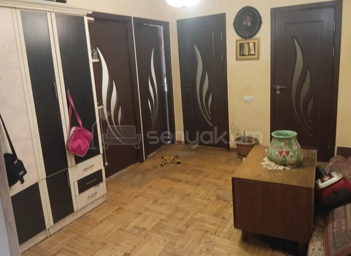 3 Սենյականոց Բնակարան, 75քմ, 1/9 հարկ, Կոսմետիկ Վերանորոգված