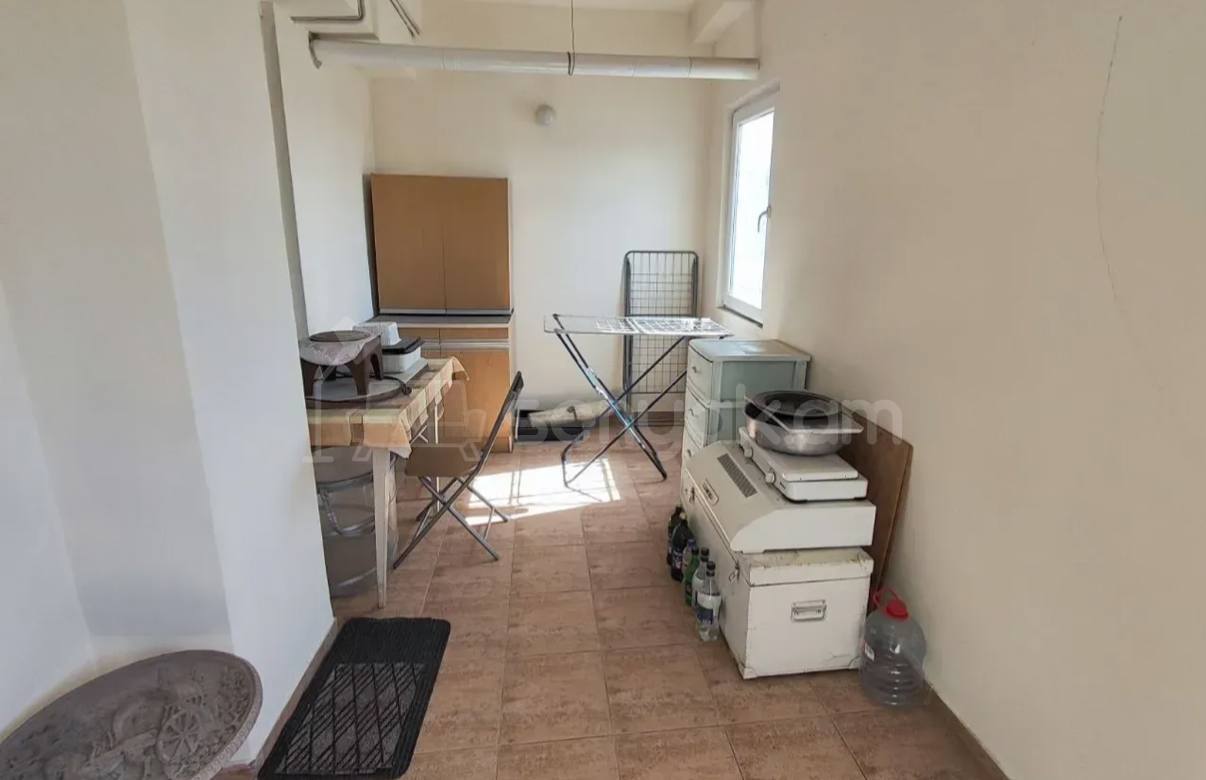 1 Սենյականոց Բնակարան, 68քմ, 12/16 հարկ, Պետական Վիճակում