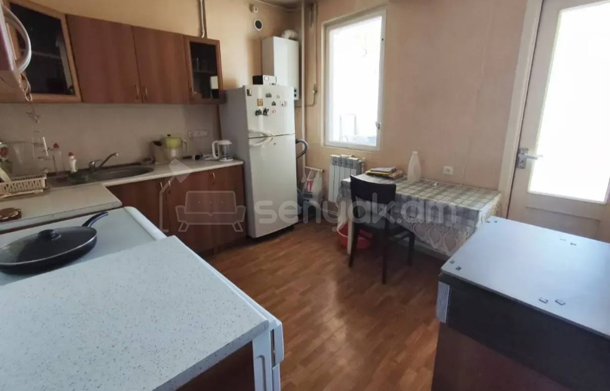 1 Սենյականոց Բնակարան, 68քմ, 12/16 հարկ, Պետական Վիճակում