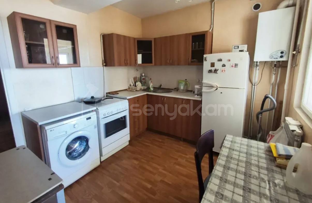 1 Սենյականոց Բնակարան, 68քմ, 12/16 հարկ, Պետական Վիճակում