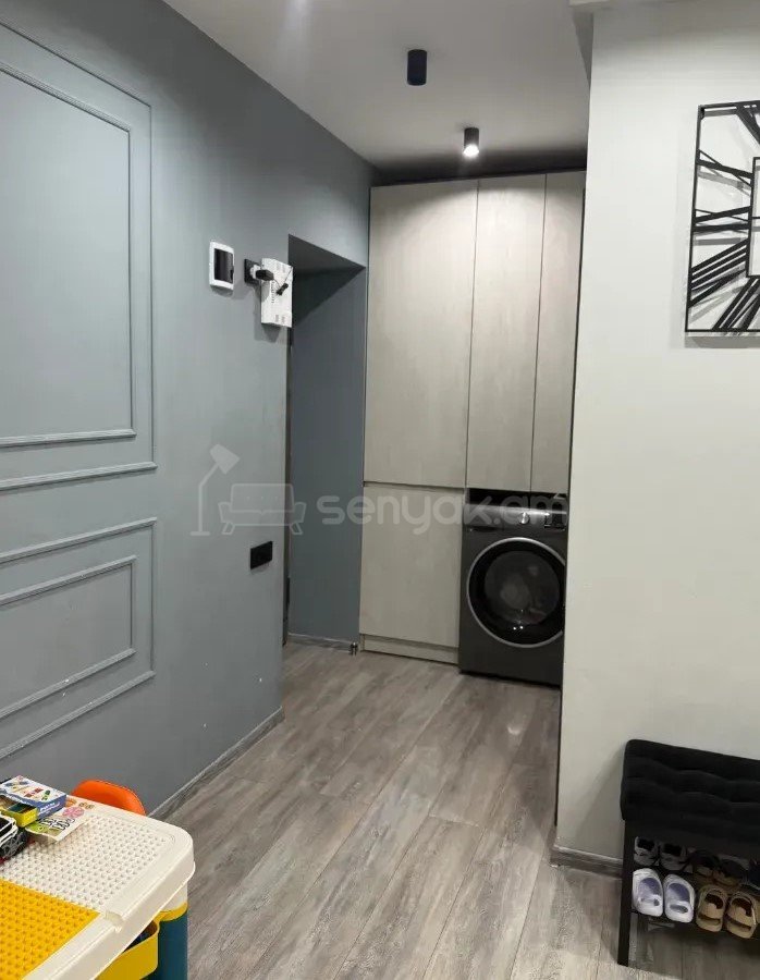 2 Սենյականոց Բնակարան Քարե Շենքում, 42քմ, 4/5 հարկ, Կապիտալ Վերանորոգված
