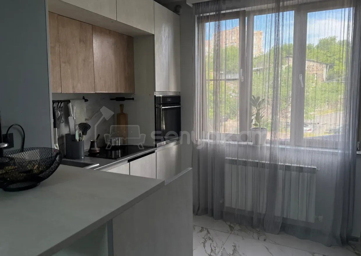2 Սենյականոց Բնակարան Քարե Շենքում, 42քմ, 4/5 հարկ, Կապիտալ Վերանորոգված