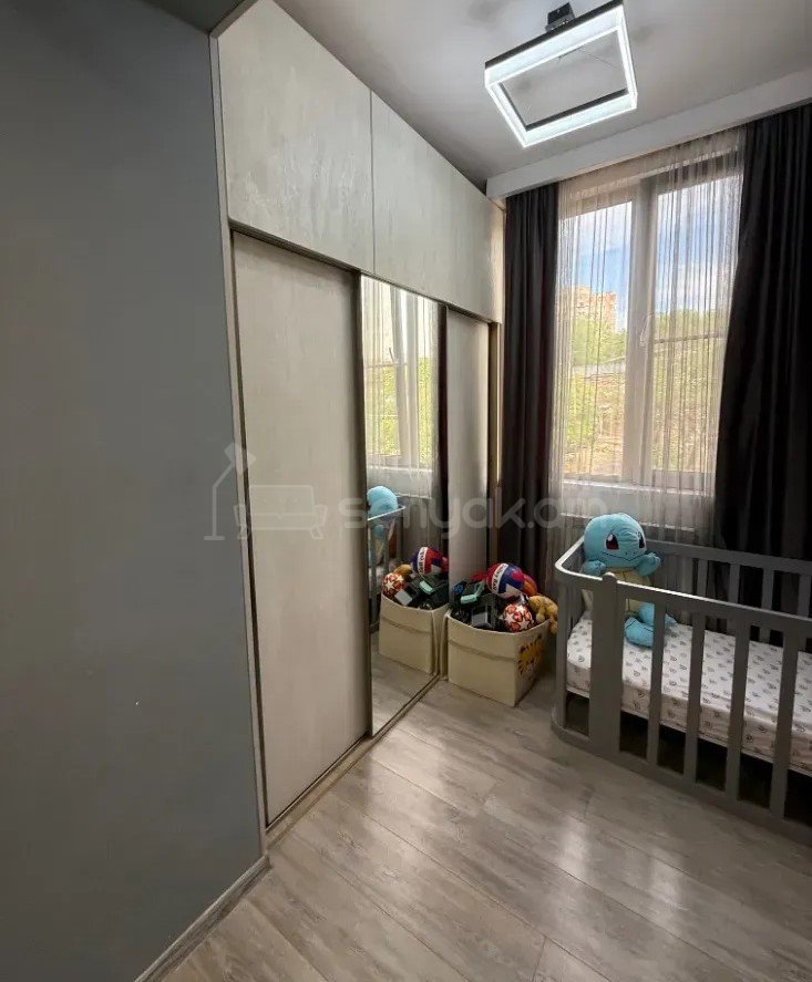2 Սենյականոց Բնակարան Քարե Շենքում, 42քմ, 4/5 հարկ, Կապիտալ Վերանորոգված