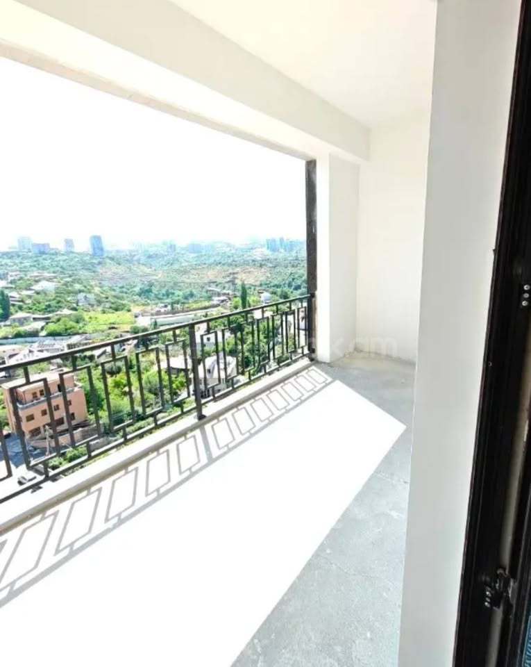 3 Սենյականոց Բնակարան Նորակառույցում, 100քմ, 13/16 հարկ, Զրոյական Վիճակում