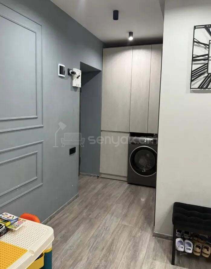 2 Սենյականոց Բնակարան Քարե Շենքում, 42քմ, 4/5 հարկ, Կապիտալ Վերանորոգված