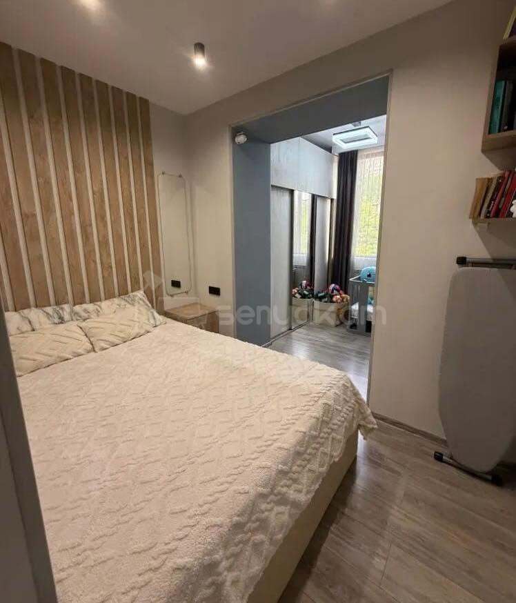 2 Սենյականոց Բնակարան Քարե Շենքում, 42քմ, 4/5 հարկ, Կապիտալ Վերանորոգված