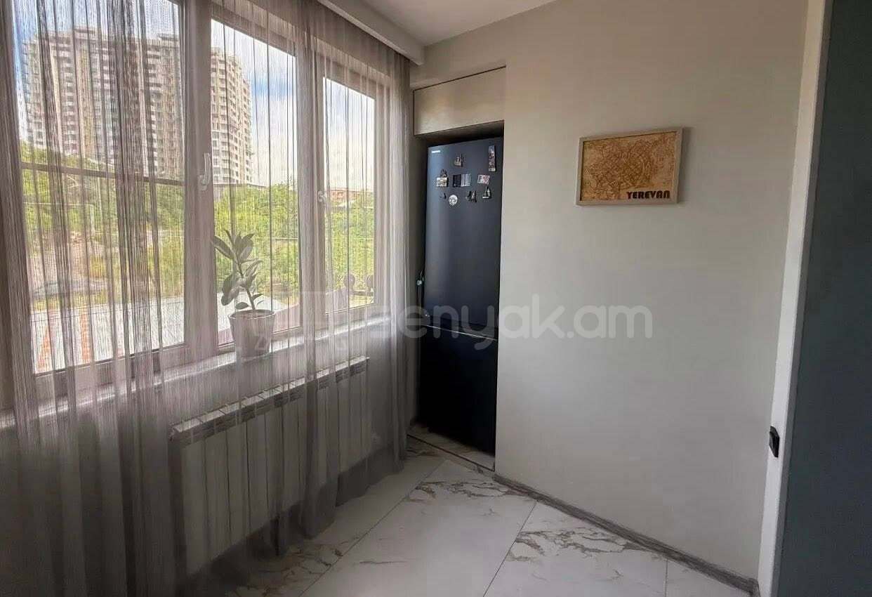 2 Սենյականոց Բնակարան Քարե Շենքում, 42քմ, 4/5 հարկ, Կապիտալ Վերանորոգված