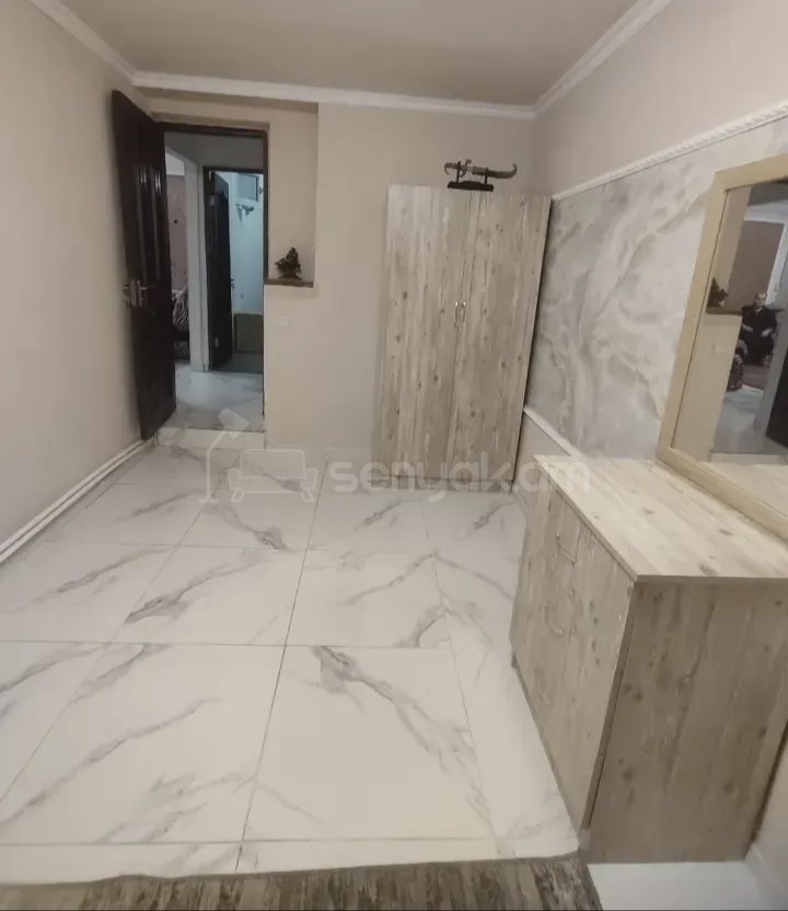 3 Սենյականոց Բնակարան Քարե Շենքում, 78քմ, 1/1 հարկ, Կապիտալ Վերանորոգված, Կահավորված