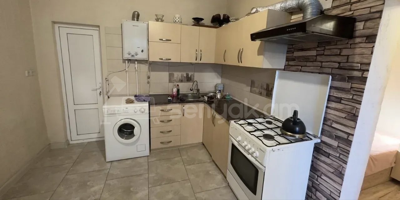 2 Սենյականոց Բնակարան Քարե Շենքում, 62քմ, 1/1 հարկ, Կապիտալ Վերանորոգված, Կահավորված