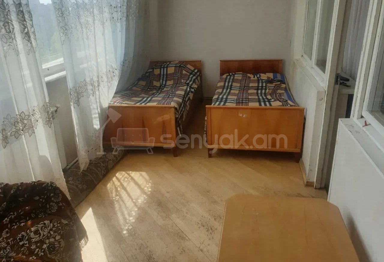 4 Սենյականոց Բնակարան Քարե Շենքում, 92քմ, 6/16 հարկ, Կապիտալ Վերանորոգված, Կահավորված