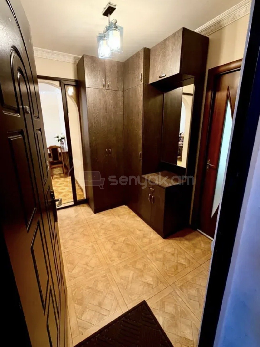 3 Սենյականոց Բնակարան Քարե Շենքում, 65քմ, 3/5 հարկ, Կապիտալ Վերանորոգված