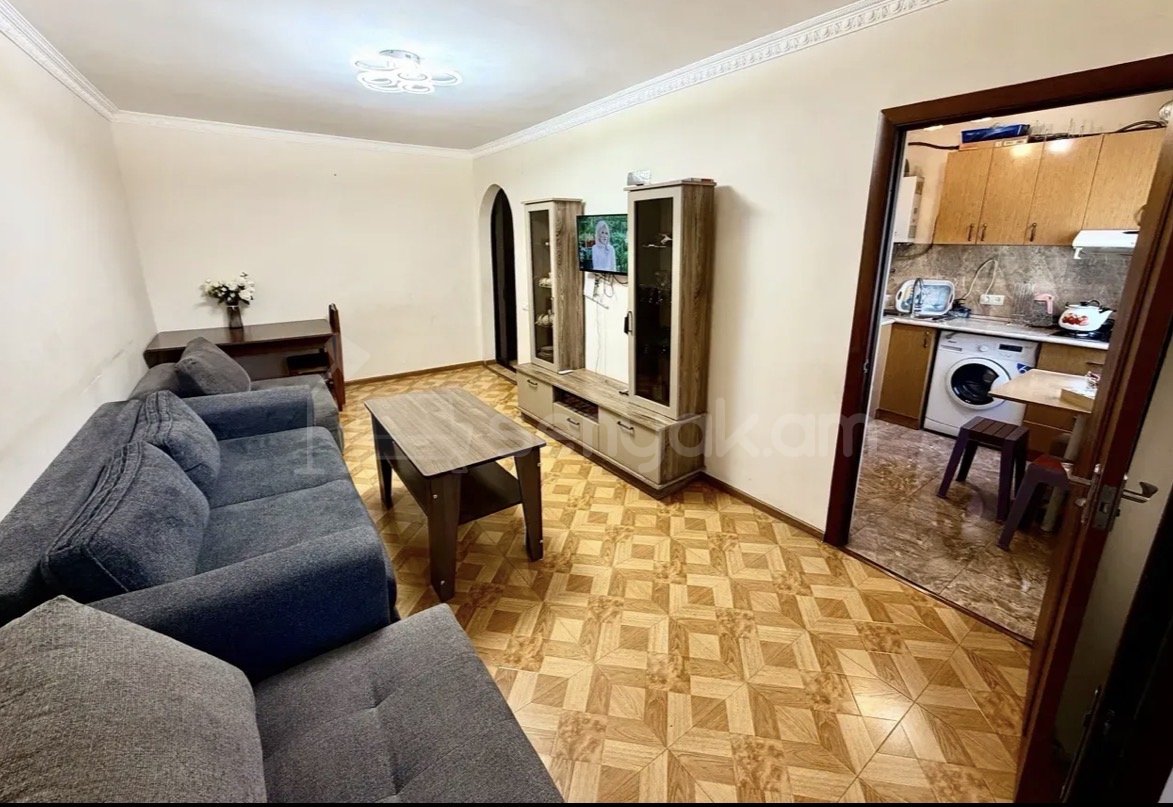 3 Սենյականոց Բնակարան Քարե Շենքում, 65քմ, 3/5 հարկ, Կապիտալ Վերանորոգված