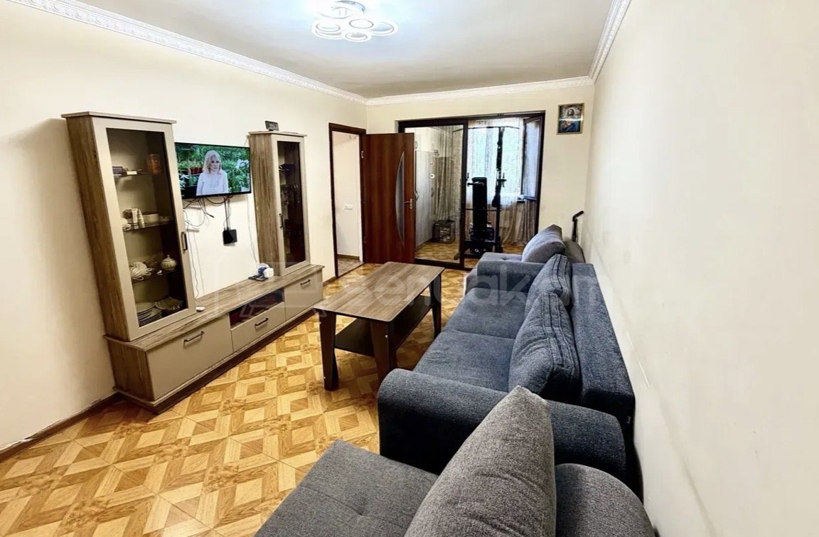 3 Սենյականոց Բնակարան Քարե Շենքում, 65քմ, 3/5 հարկ, Կապիտալ Վերանորոգված
