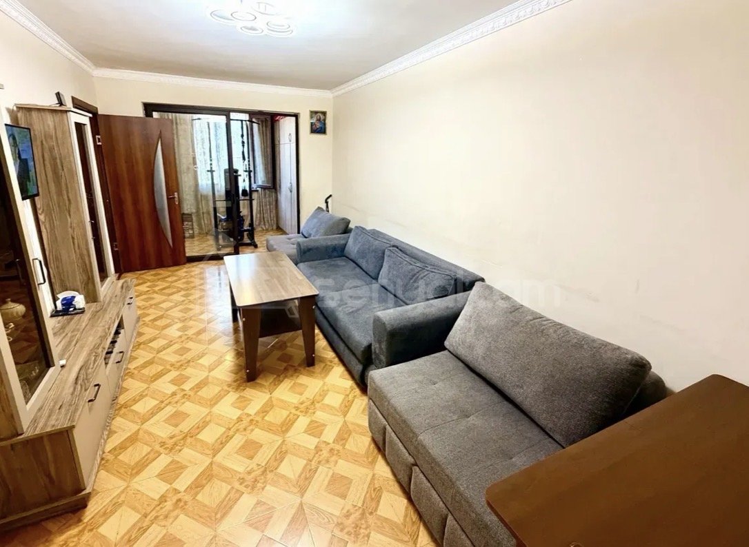 3 Սենյականոց Բնակարան Քարե Շենքում, 65քմ, 3/5 հարկ, Կապիտալ Վերանորոգված