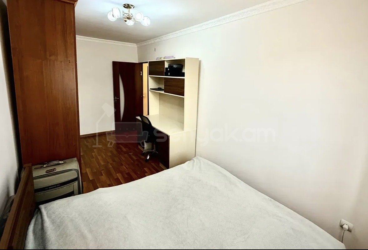 3 Սենյականոց Բնակարան Քարե Շենքում, 65քմ, 3/5 հարկ, Կապիտալ Վերանորոգված