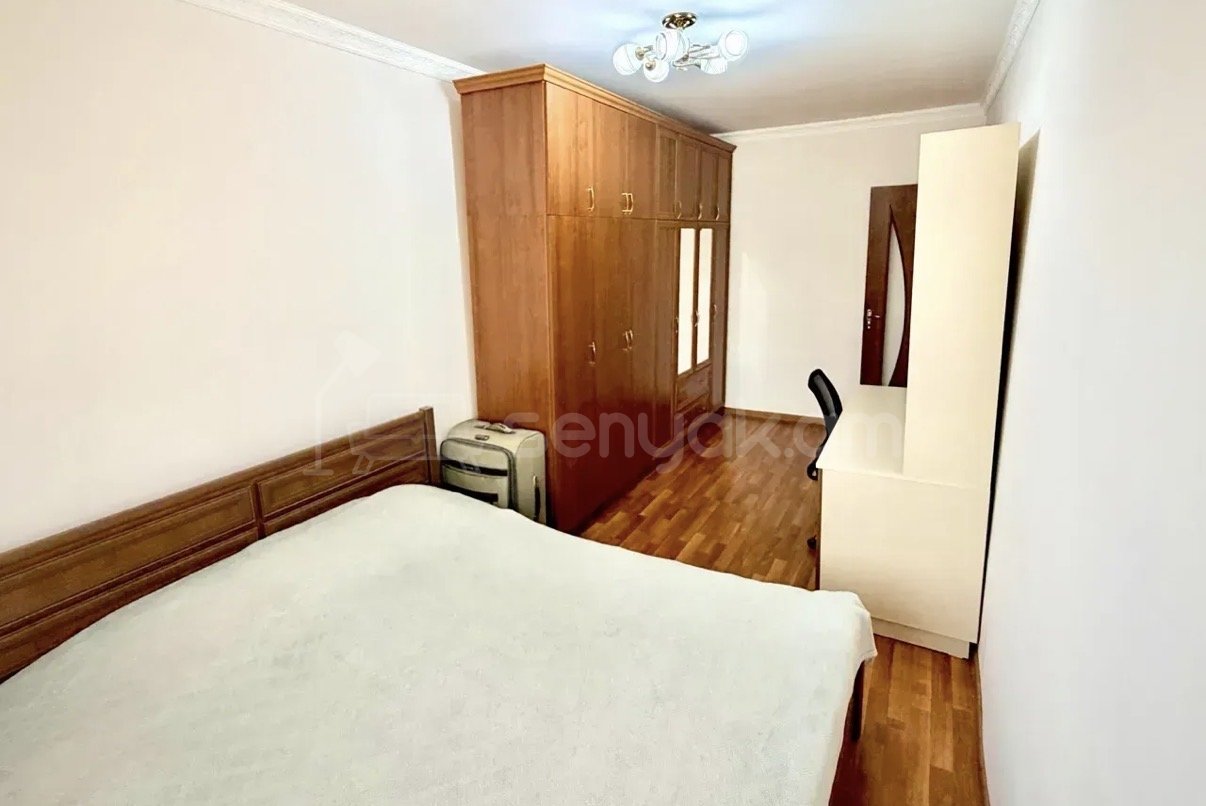 3 Սենյականոց Բնակարան Քարե Շենքում, 65քմ, 3/5 հարկ, Կապիտալ Վերանորոգված