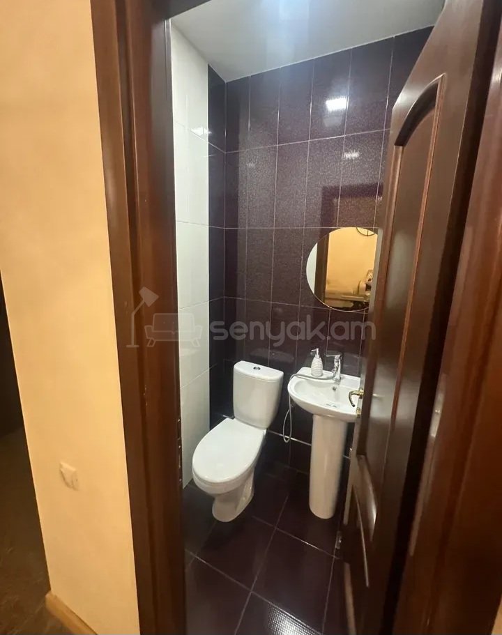 3 Սենյականոց Բնակարան Նորակառույց Քարե Շենքում, 99քմ, 4/5 հարկ, Կապիտալ Վերանորոգված, Կահավորված