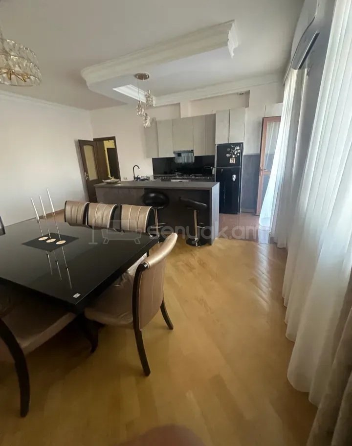3 Սենյականոց Բնակարան Նորակառույց Քարե Շենքում, 99քմ, 4/5 հարկ, Կապիտալ Վերանորոգված, Կահավորված