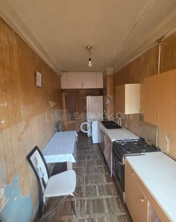 4 Սենյականոց Բնակարան, 80քմ, 7/9 հարկ, Պետական Վիճակում, Կահավորված