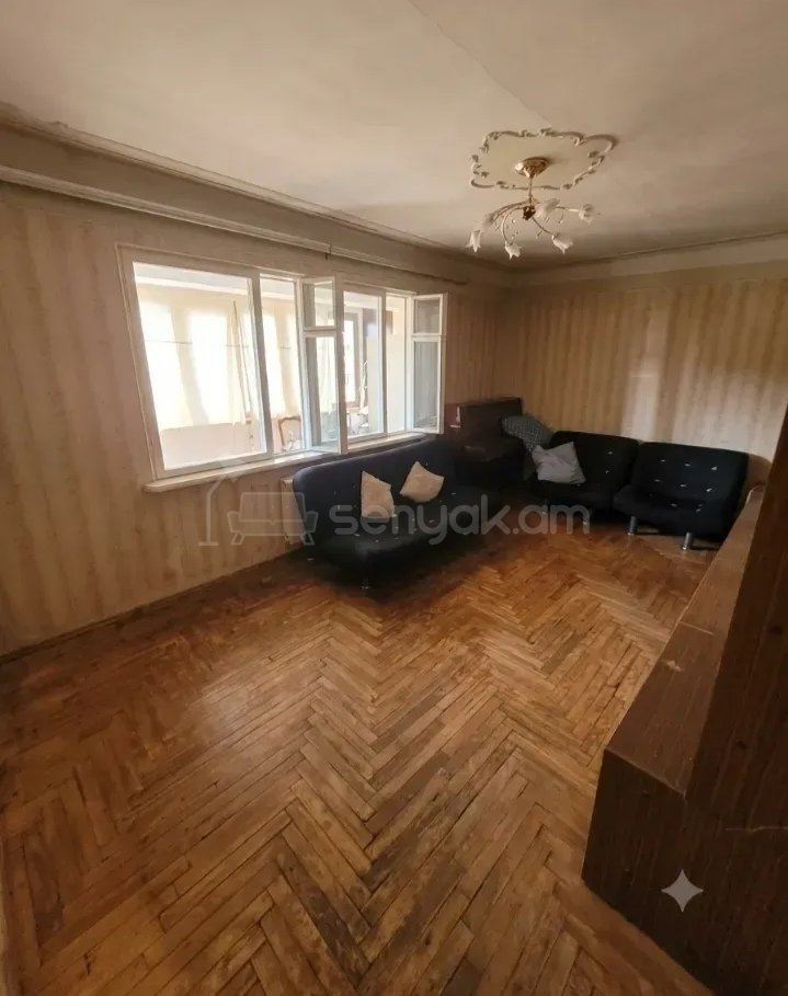 4 Սենյականոց Բնակարան, 80քմ, 7/9 հարկ, Պետական Վիճակում, Կահավորված