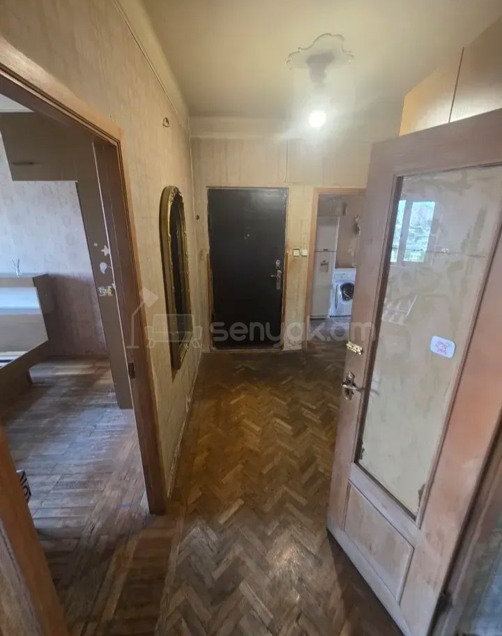 4 Սենյականոց Բնակարան, 80քմ, 7/9 հարկ, Պետական Վիճակում, Կահավորված
