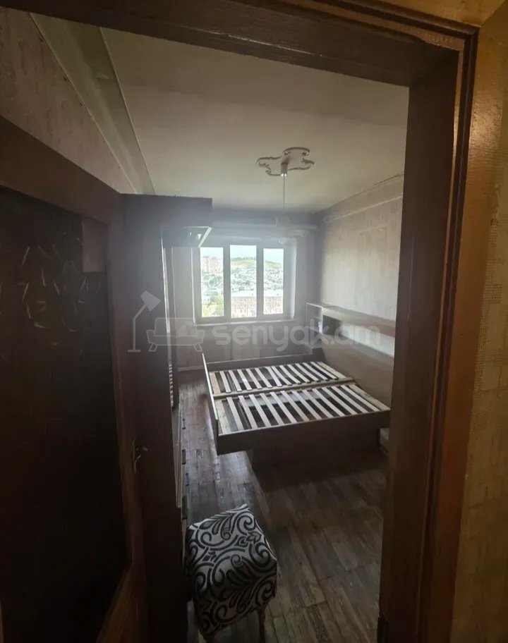 4 Սենյականոց Բնակարան, 80քմ, 7/9 հարկ, Պետական Վիճակում, Կահավորված