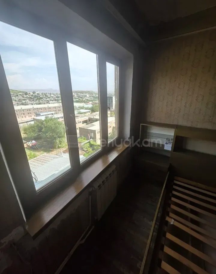 4 Սենյականոց Բնակարան, 80քմ, 7/9 հարկ, Պետական Վիճակում, Կահավորված