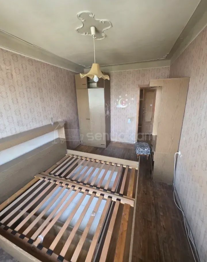 4 Սենյականոց Բնակարան, 80քմ, 7/9 հարկ, Պետական Վիճակում, Կահավորված