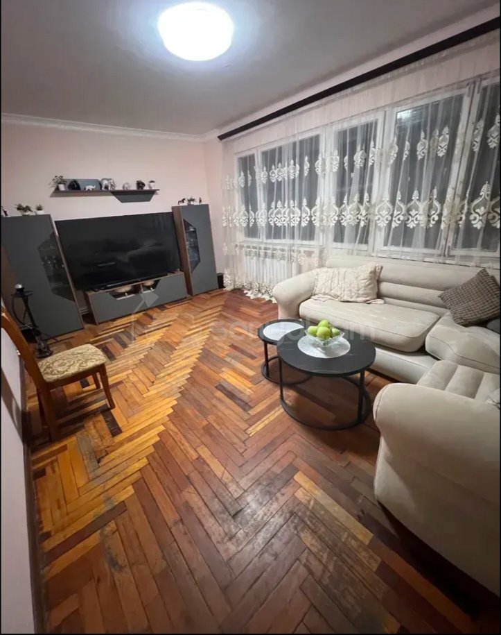 3 Սենյականոց Բնակարան, 80քմ, 4/9 հարկ, Նորմալ Վիճակում, Կահավորված