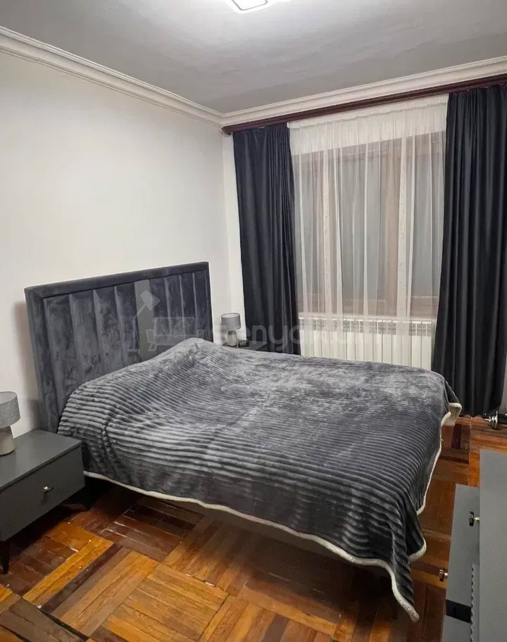 3 Սենյականոց Բնակարան, 80քմ, 4/9 հարկ, Նորմալ Վիճակում, Կահավորված