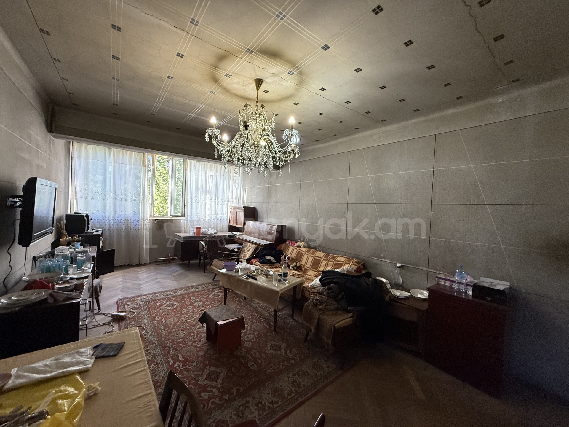 3 Սենյականոց Բնակարան Քարե Շենքում, 74քմ, 3/5 հարկ, Պետական Վիճակում