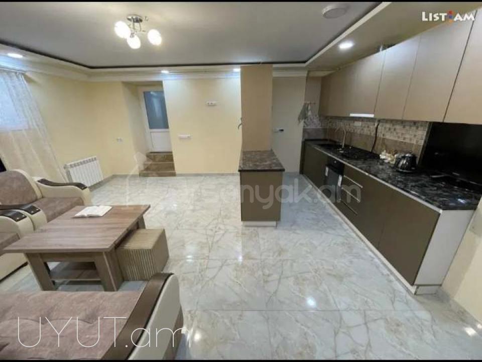 2 Սենյականոց Բնակարան, 78քմ, 1/4 հարկ, Դիզայներական Վերանորոգված, Կահավորված, Արևկող