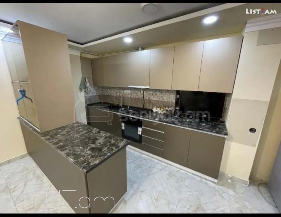 2 Սենյականոց Բնակարան, 78քմ, 1/4 հարկ, Դիզայներական Վերանորոգված, Կահավորված, Արևկող
