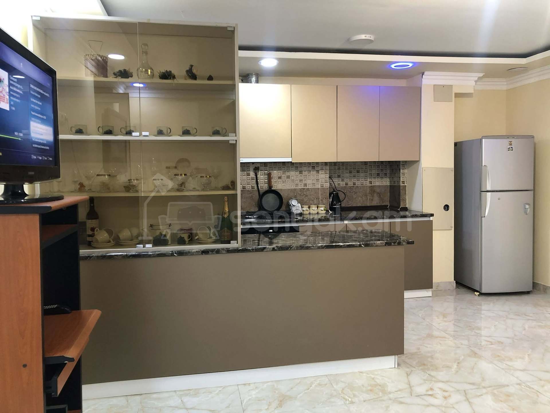 2 Սենյականոց Բնակարան, 78քմ, 1/4 հարկ, Դիզայներական Վերանորոգված, Կահավորված, Արևկող