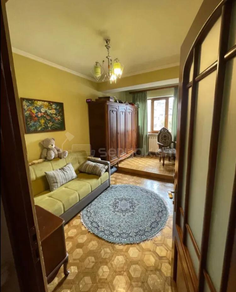 4 Սենյականոց Բնակարան Քարե Շենքում, 105քմ, 4/5 հարկ, Կոսմետիկ Վերանորոգված