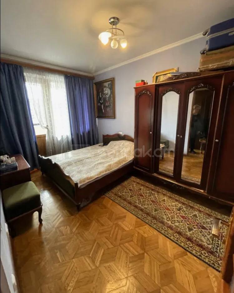 4 Սենյականոց Բնակարան Քարե Շենքում, 105քմ, 4/5 հարկ, Կոսմետիկ Վերանորոգված