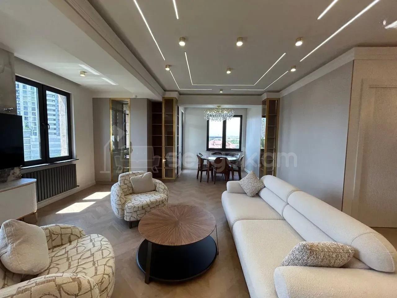 3 Սենյականոց Բնակարան Նորակառույցում, 97քմ, 4/15 հարկ, Դիզայներական Վերանորոգված