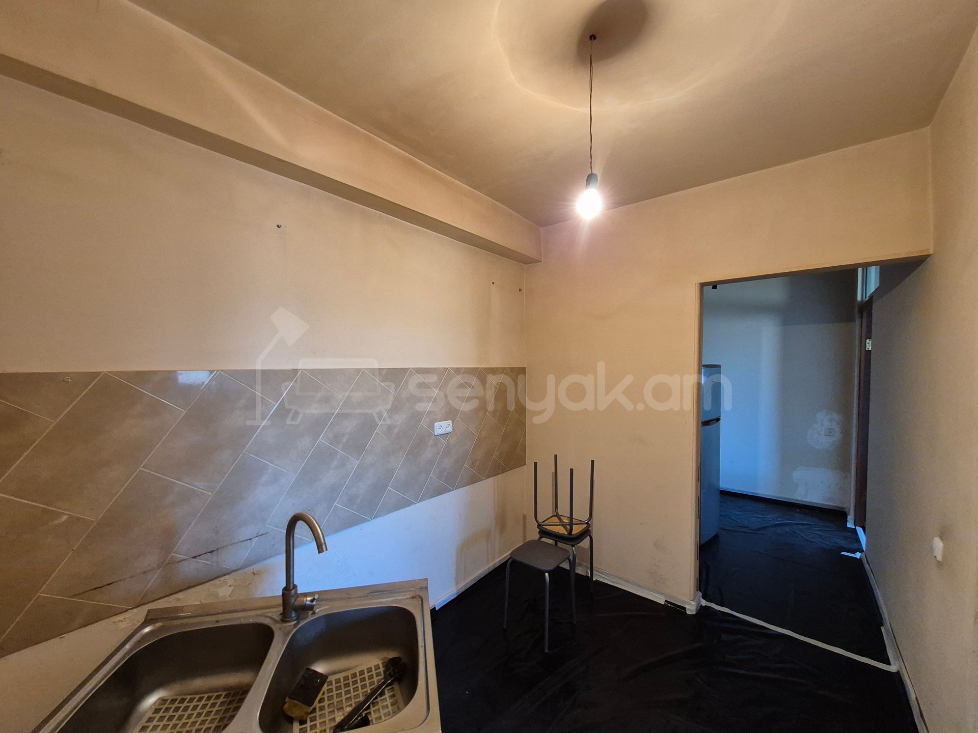 2 Սենյականոց Բնակարան Քարե Շենքում, 41քմ, 1/5 հարկ, Կոսմետիկ Վերանորոգված
