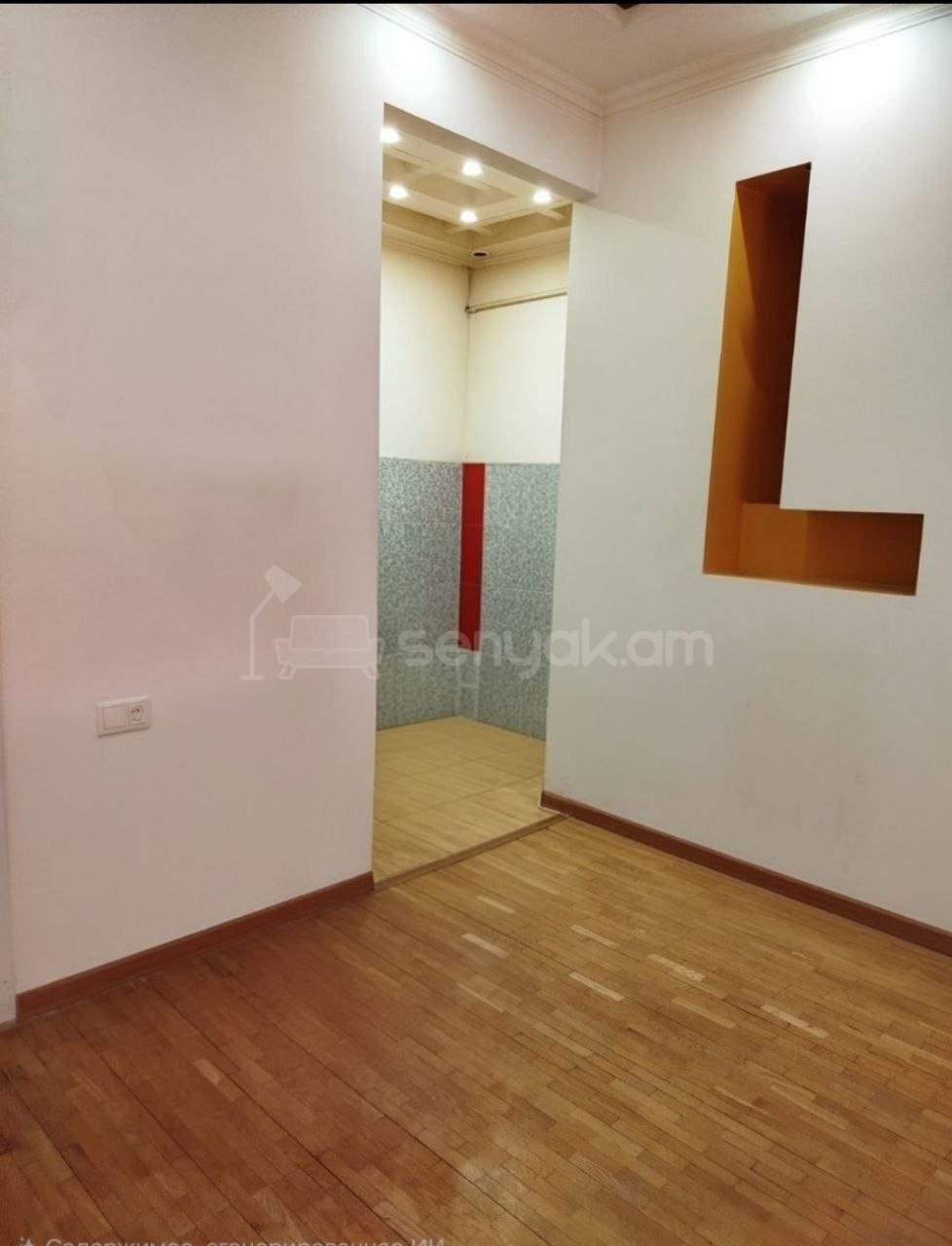 5 Սենյականոց Բնակարան Քարե Շենքում, 89քմ, 2/4 հարկ, Կոսմետիկ Վերանորոգված