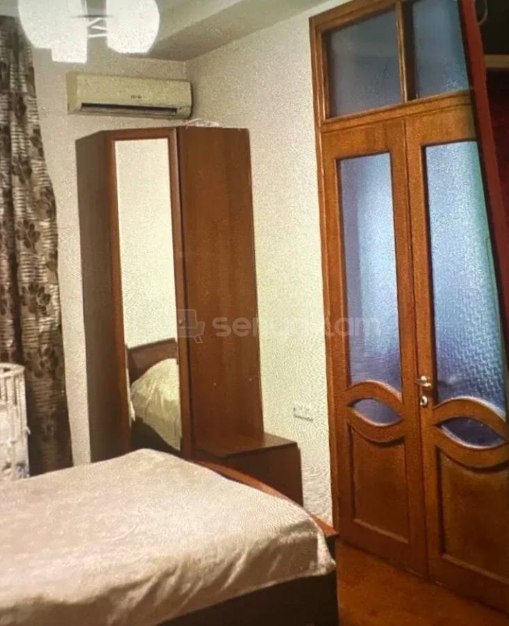 4 Սենյականոց Բնակարան Քարե Շենքում, 62քմ, 4/4 հարկ, Կոսմետիկ Վերանորոգված, Կահավորված