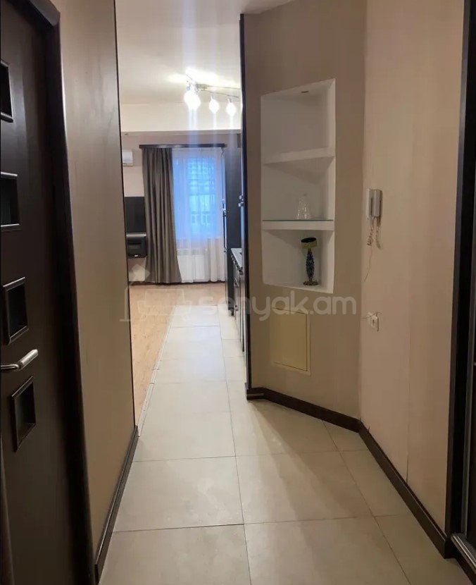 2 Սենյականոց Բնակարան Քարե Շենքում, 50քմ, 4/5 հարկ, Կապիտալ Վերանորոգված, Կահավորված