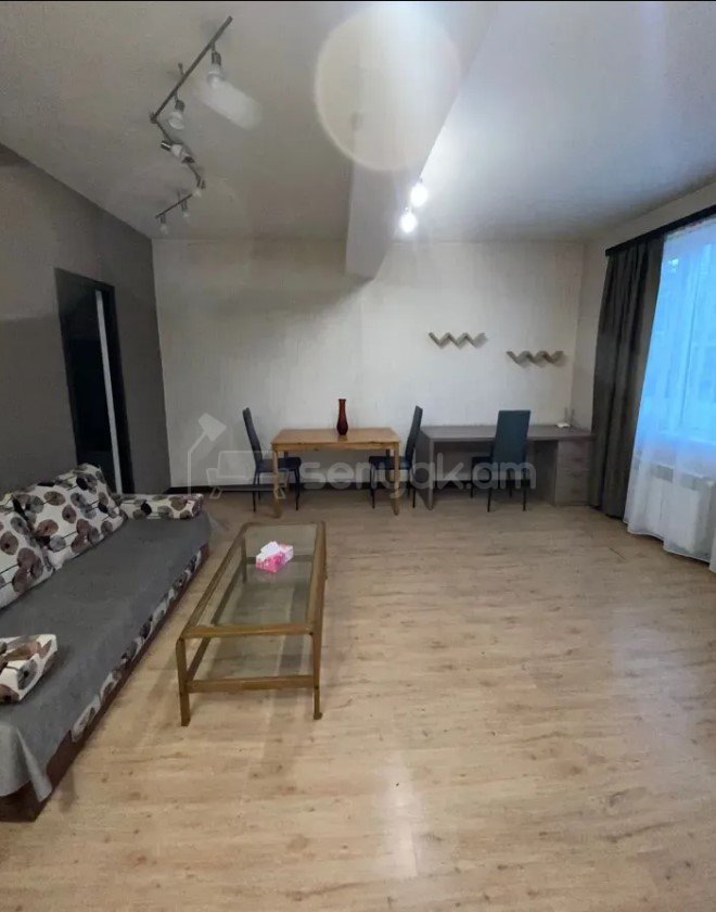 2 Սենյականոց Բնակարան Քարե Շենքում, 50քմ, 4/5 հարկ, Կապիտալ Վերանորոգված, Կահավորված