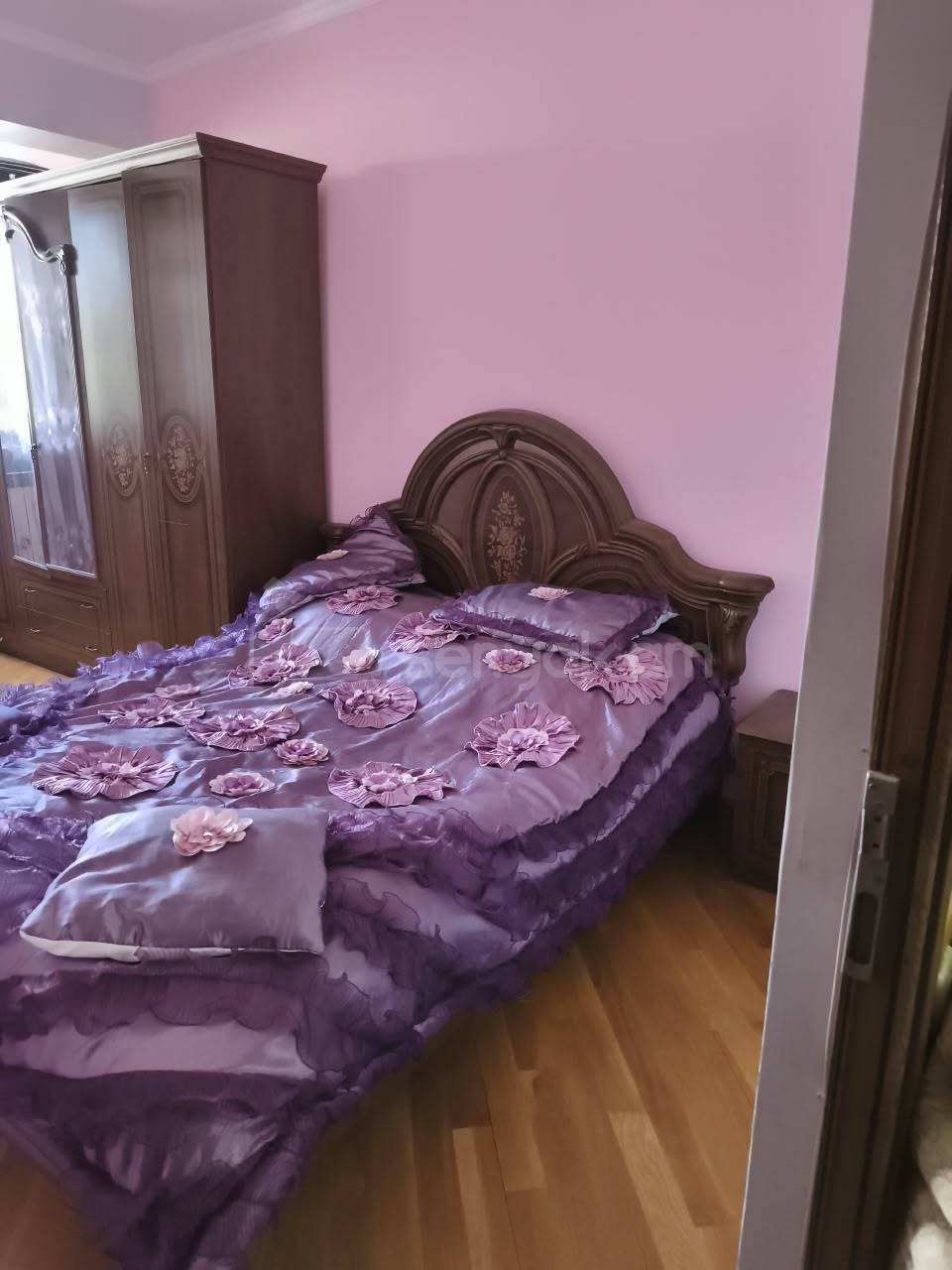 3 Սենյականոց Բնակարան Քարե Շենքում, 80քմ, 3/5 հարկ, Նորմալ Վիճակում, Կահավորված